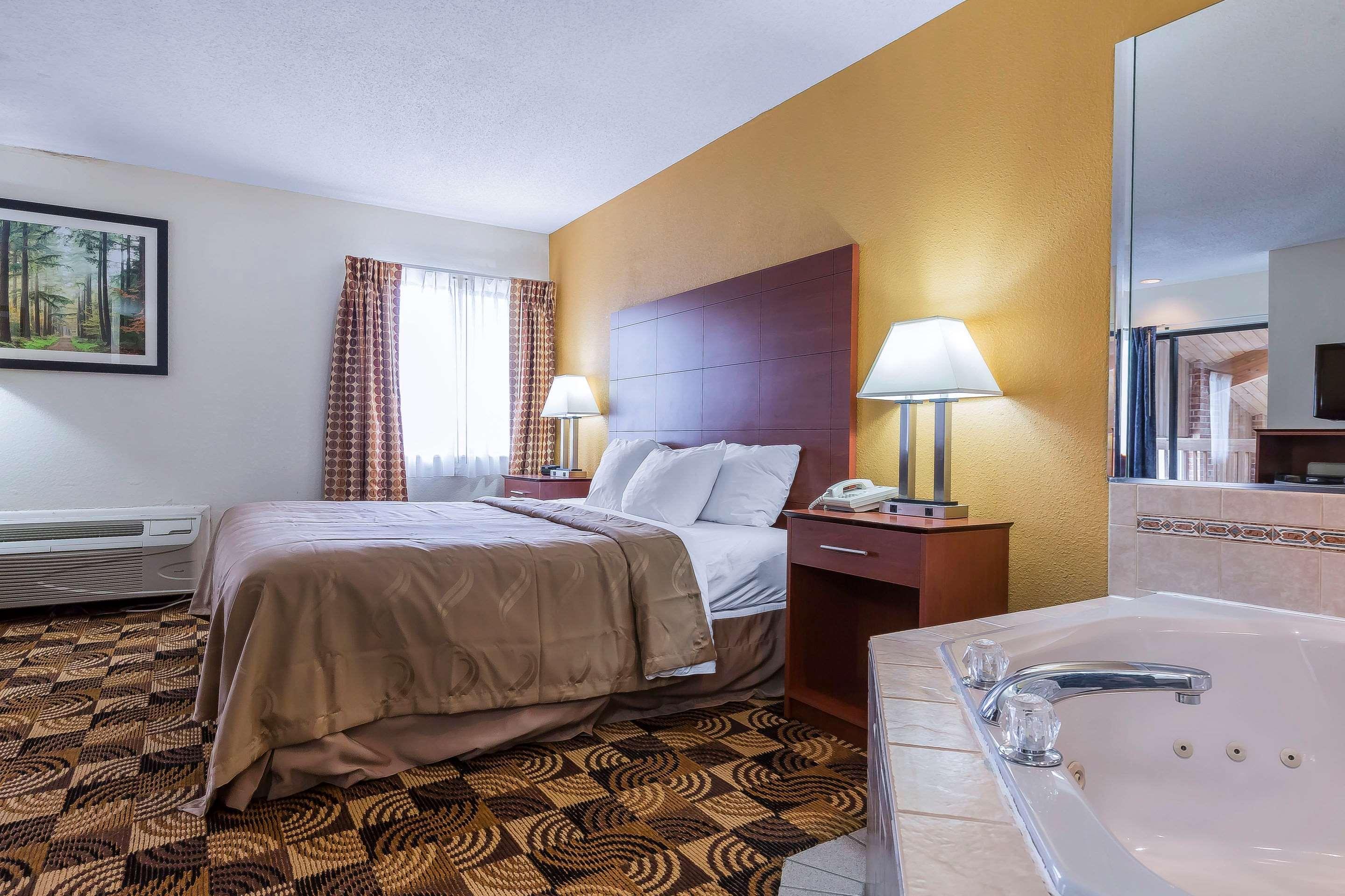 Quality Inn Sycamore - Dekalb Exterior photo