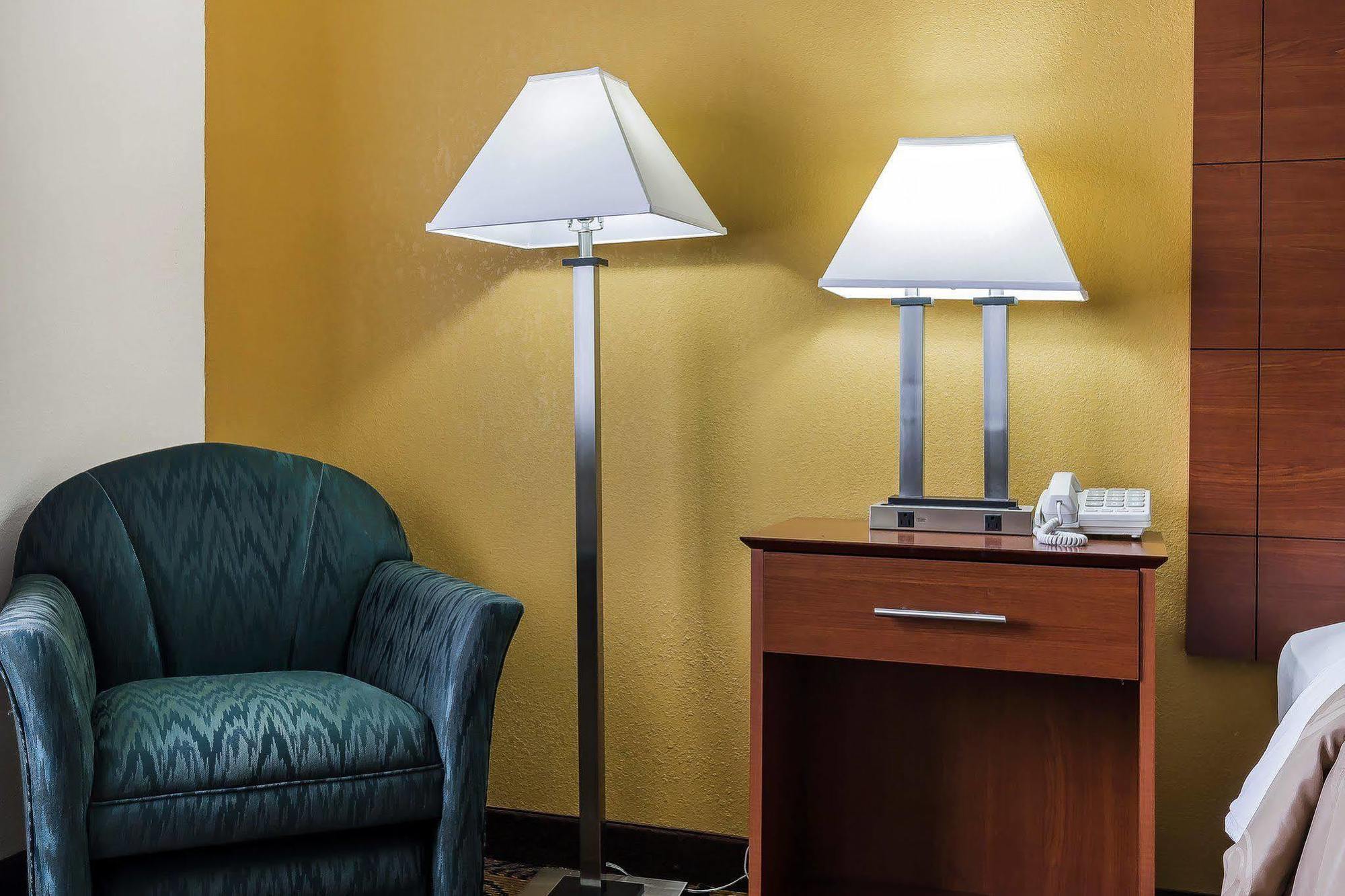 Quality Inn Sycamore - Dekalb Exterior photo